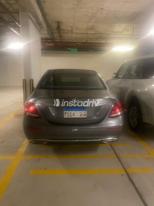 Mercedes E 180 2018 Gray Automatic Used for Sale in Greater Cairo ( Cairo + Giza) - 8