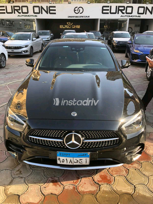 Mercedes E 200 2021 Black Automatic Used for Sale in Greater Cairo ( Cairo + Giza) - 6