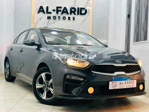 كيا جراند سيراتو 2019 رمادي أوتوماتيك مستعملة للبيع في القاهرة الكبرى ( القاهرة - الجيزة) - 3