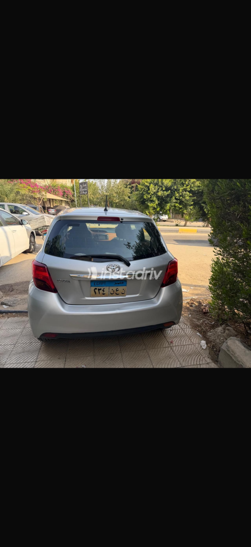 Toyota Yaris 2016 Silver Automatic Used for Sale in Greater Cairo ( Cairo + Giza) - 2