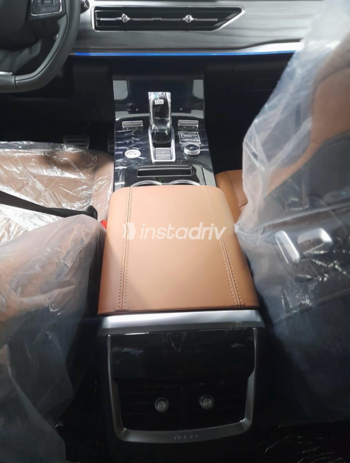 Chery Tiggo 8 Pro 2024 White Automatic Used for Sale in Greater Cairo ( Cairo + Giza) - 4