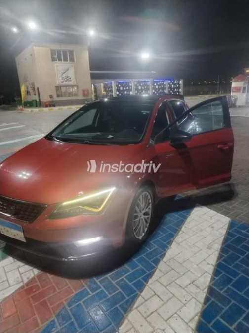 Seat Leon 2018 Red Automatic Used for Sale in Badr City - 3