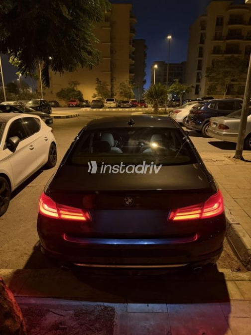بي ام دبليو 520 2019 رمادي أوتوماتيك مستعملة للبيع في القاهرة - 4
