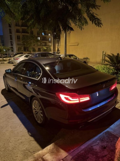 بي ام دبليو 520 2019 رمادي أوتوماتيك مستعملة للبيع في القاهرة - 6