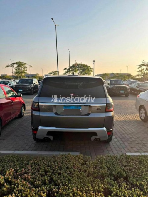 Land Rover Range Rover Sport 2020 Gray Automatic Used for Sale in Cairo - 2