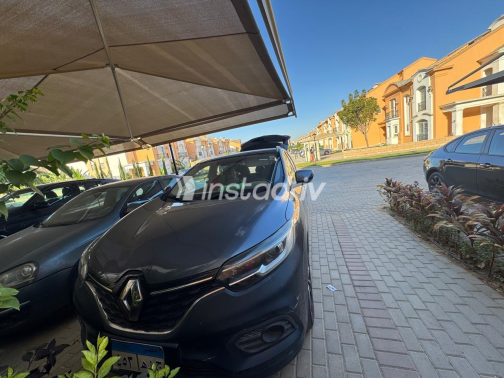 Renault Kadjar 2019 Gray Automatic Used for Sale in Greater Cairo ( Cairo + Giza) - 2