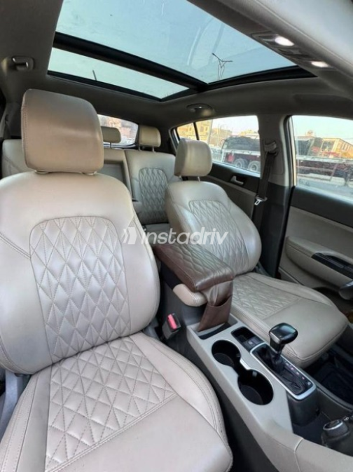 Kia Sportage 2016 Gold Automatic Used for Sale in Sharqia - 7
