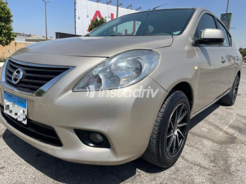 Nissan Sunny 2015 Gold Manual Used for Sale in Nasr city - 1