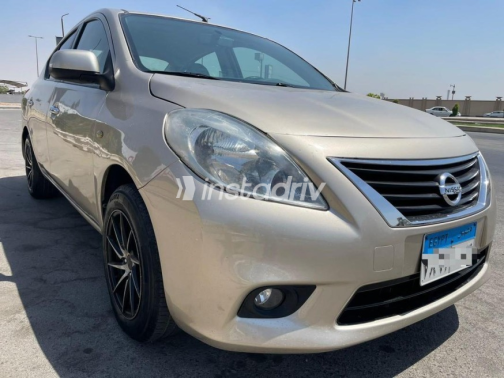 Nissan Sunny 2015 Gold Manual Used for Sale in Nasr city - 2