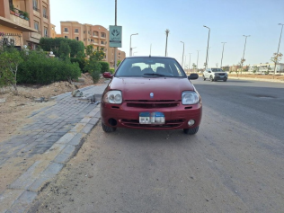 رينو كليو 2001 أحمر يدوي مستعملة للبيع في حدائق اكتوبر