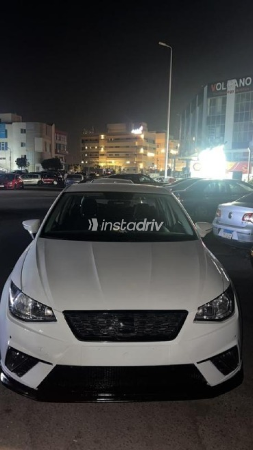 Seat Ibiza 2021 White Automatic Used for Sale in Greater Cairo ( Cairo + Giza) - 2