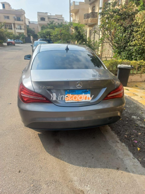 Mercedes CLA 180 2019 Bronze Automatic Used for Sale in Greater Cairo ( Cairo + Giza) - 3