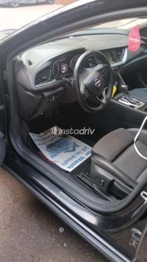 Opel Insignia 2018 Black Automatic Used for Sale in Cairo - 5