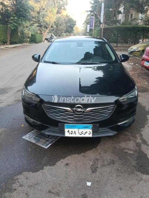 Opel Insignia 2018 Black Automatic Used for Sale in Cairo - 9