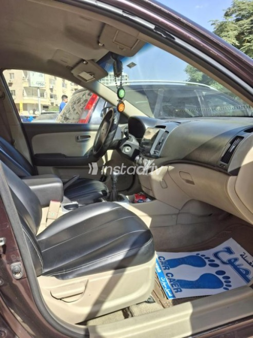 Hyundai Elantra 2007 Eggplant Manual Used for Sale in Maadi - 2