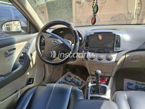 Hyundai Elantra 2007 Eggplant Manual Used for Sale in Maadi - 5