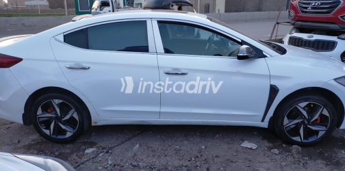 Hyundai Elantra AD 2017 White Automatic Used for Sale in Greater Cairo ( Cairo + Giza) - 1