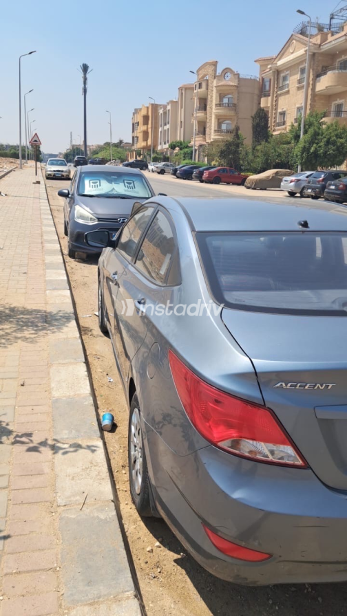 Hyundai Accent RB 2018 Gray Automatic Used for Sale in Greater Cairo ( Cairo + Giza) - 3