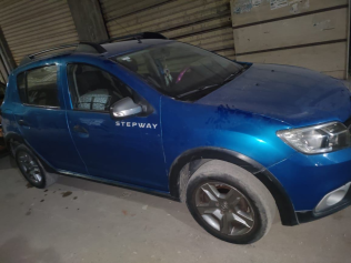 Renault Sandero Step Way 2019 Blue Automatic Used for Sale in Greater Cairo ( Cairo + Giza)