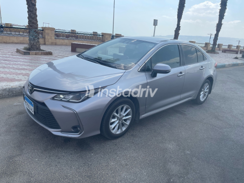 تويوتا كورولا 2021 فضي CVT مستعملة للبيع في القاهرة الكبرى ( القاهرة - الجيزة) - 2