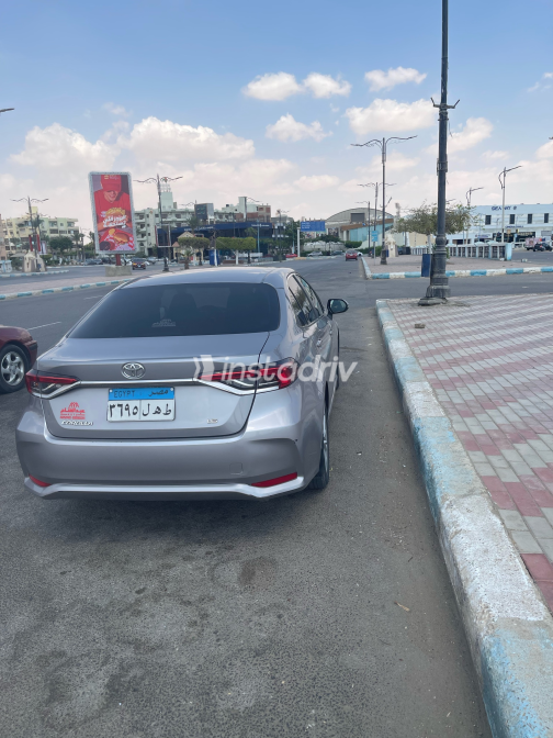 تويوتا كورولا 2021 فضي CVT مستعملة للبيع في القاهرة الكبرى ( القاهرة - الجيزة) - 3