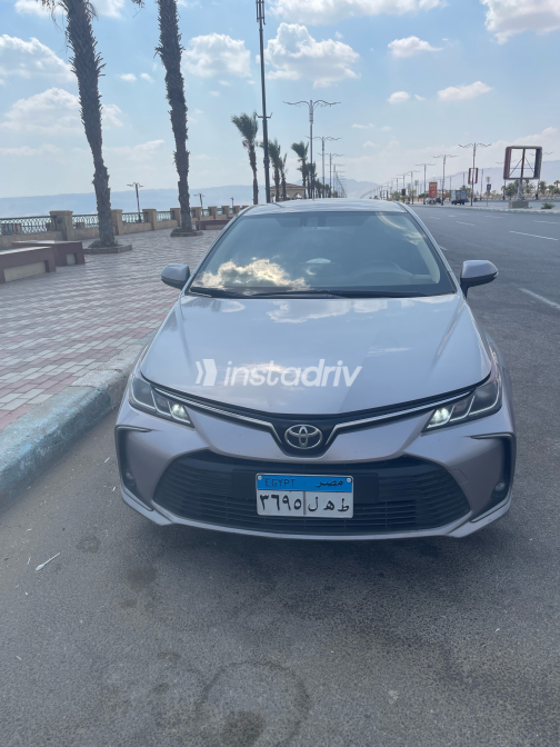 تويوتا كورولا 2021 فضي CVT مستعملة للبيع في القاهرة الكبرى ( القاهرة - الجيزة) - 4