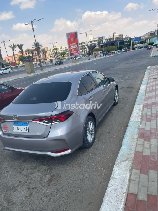 تويوتا كورولا 2021 فضي CVT مستعملة للبيع في القاهرة الكبرى ( القاهرة - الجيزة) - 5