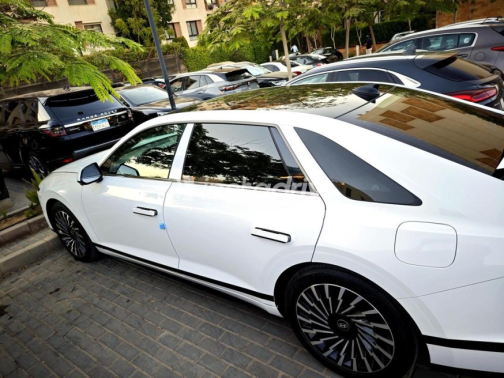 Hyundai Azera 2024 White Automatic Used for Sale in Cairo - 5