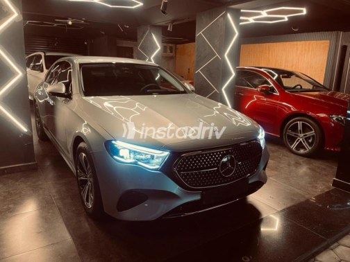 مرسيدس E 200 2025 فضي أوتوماتيك مستعملة للبيع في مدينتى - 2