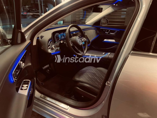 مرسيدس E 200 2025 فضي أوتوماتيك مستعملة للبيع في مدينتى - 3