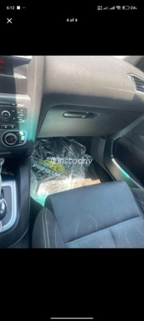 Citroën C4 2015 Black Automatic Used for Sale in Nasr city - 3