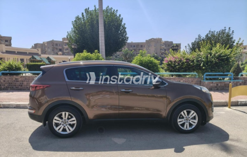 Kia Sportage 2017 Bronze Automatic Used for Sale in Sheikh Zayed City - 3