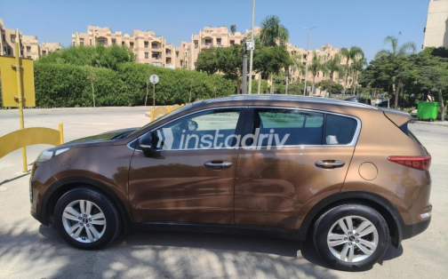 Kia Sportage 2017 Bronze Automatic Used for Sale in Sheikh Zayed City - 4