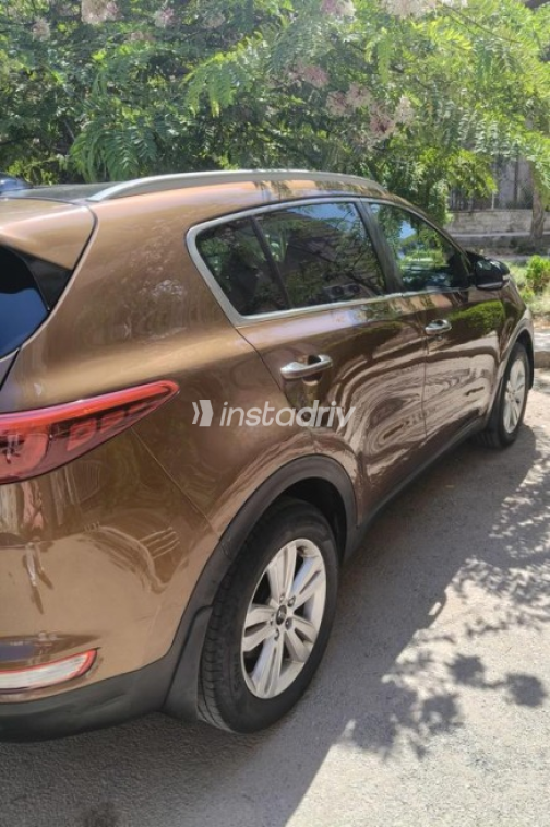 Kia Sportage 2017 Bronze Automatic Used for Sale in Sheikh Zayed City - 6