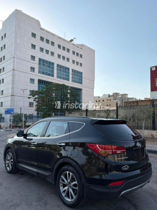 Hyundai Santa Fe 2013 Black Automatic Used for Sale in Nasr city - 2