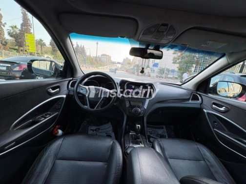 Hyundai Santa Fe 2013 Black Automatic Used for Sale in Nasr city - 4