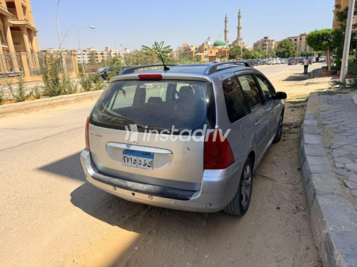 Peugeot 307 2008 Silver Automatic Used for Sale in Obour City - 3
