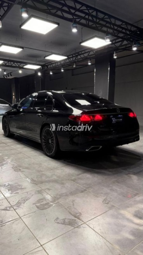 Mercedes E 200 2025 Black Automatic Used for Sale in Cairo - 4