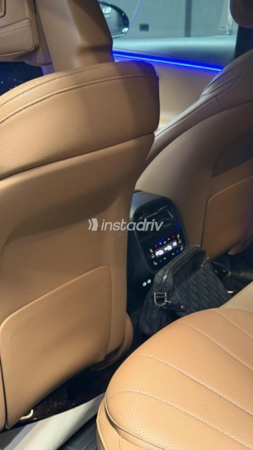 Mercedes E 200 2025 Black Automatic Used for Sale in Cairo - 8