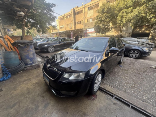 سكودا اوكتافيا A7 2017 أسود أوتوماتيك مستعملة للبيع في القاهرة - 1