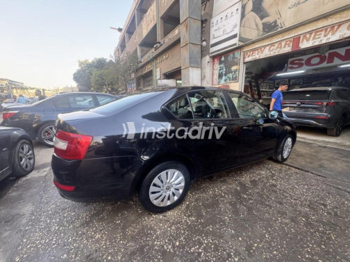 سكودا اوكتافيا A7 2017 أسود أوتوماتيك مستعملة للبيع في القاهرة - 4
