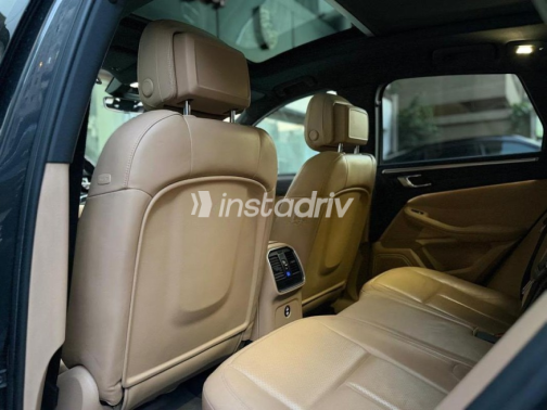 Porsche Macan 2020 Gray Automatic Used for Sale in Nasr city - 9