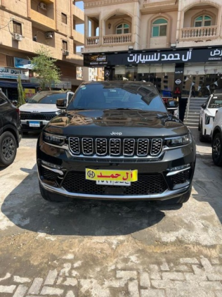 جيب جراند شيروكي 2023 أسود أوتوماتيك مستعملة للبيع في مدينتى