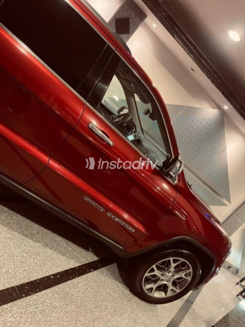 Jeep Grand Cherokee 2022 Red Automatic Used for Sale in Cairo - 2