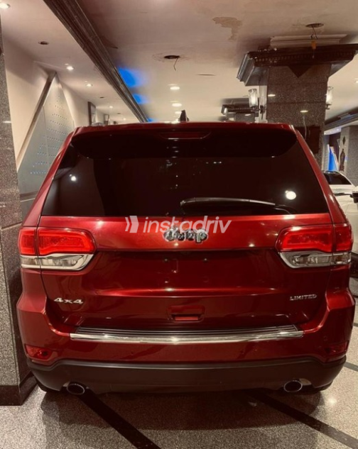 Jeep Grand Cherokee 2022 Red Automatic Used for Sale in Cairo - 10