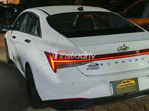Hyundai Elantra 2022 White Automatic Used for Sale in 6 October - 6