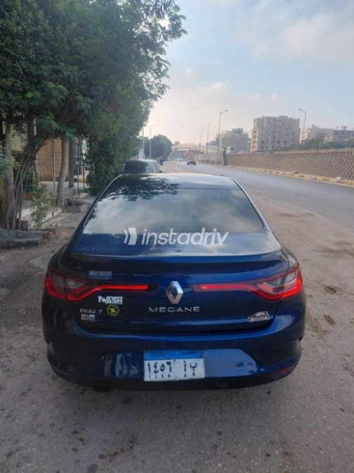 رينو ميجان 2020 أزرق أوتوماتيك مستعملة للبيع في الجيزة - 2