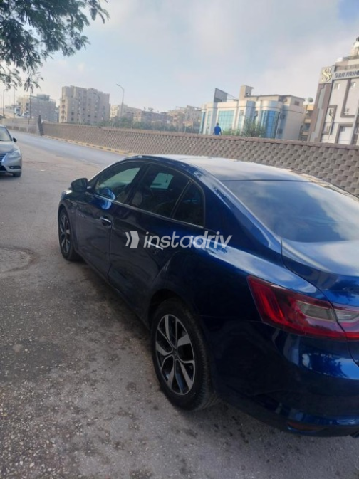 رينو ميجان 2020 أزرق أوتوماتيك مستعملة للبيع في الجيزة - 3