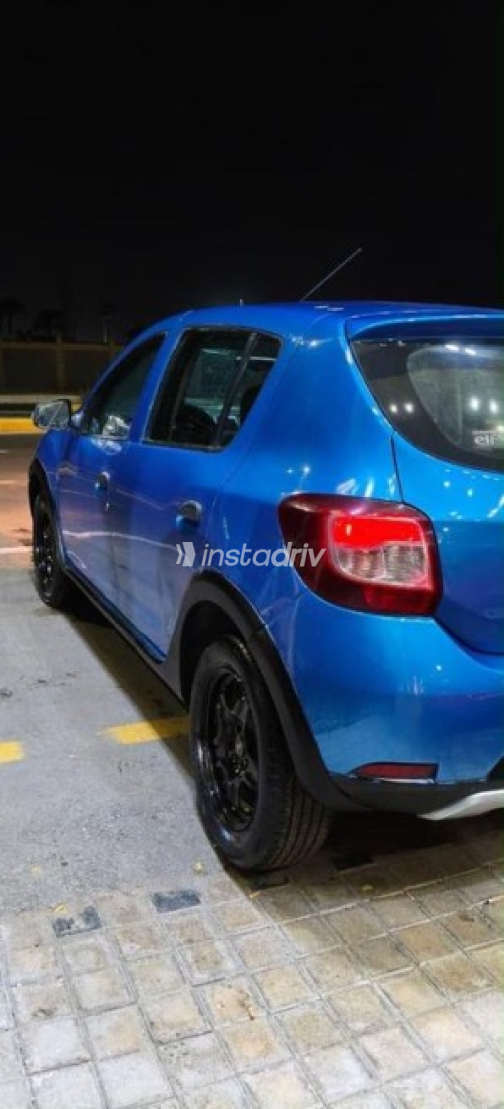 Renault Sandero Step Way 2016 Blue Automatic Used for Sale in Cairo - 4