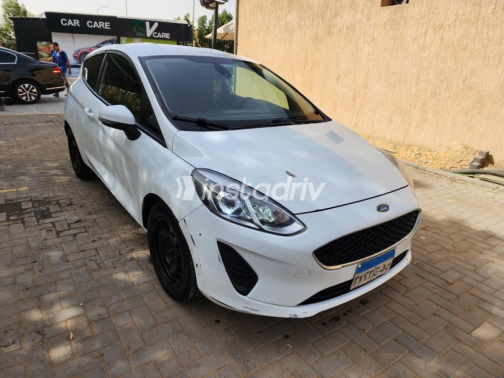 Ford Fiesta 2019 White Manual Used for Sale in Alexandria - 3